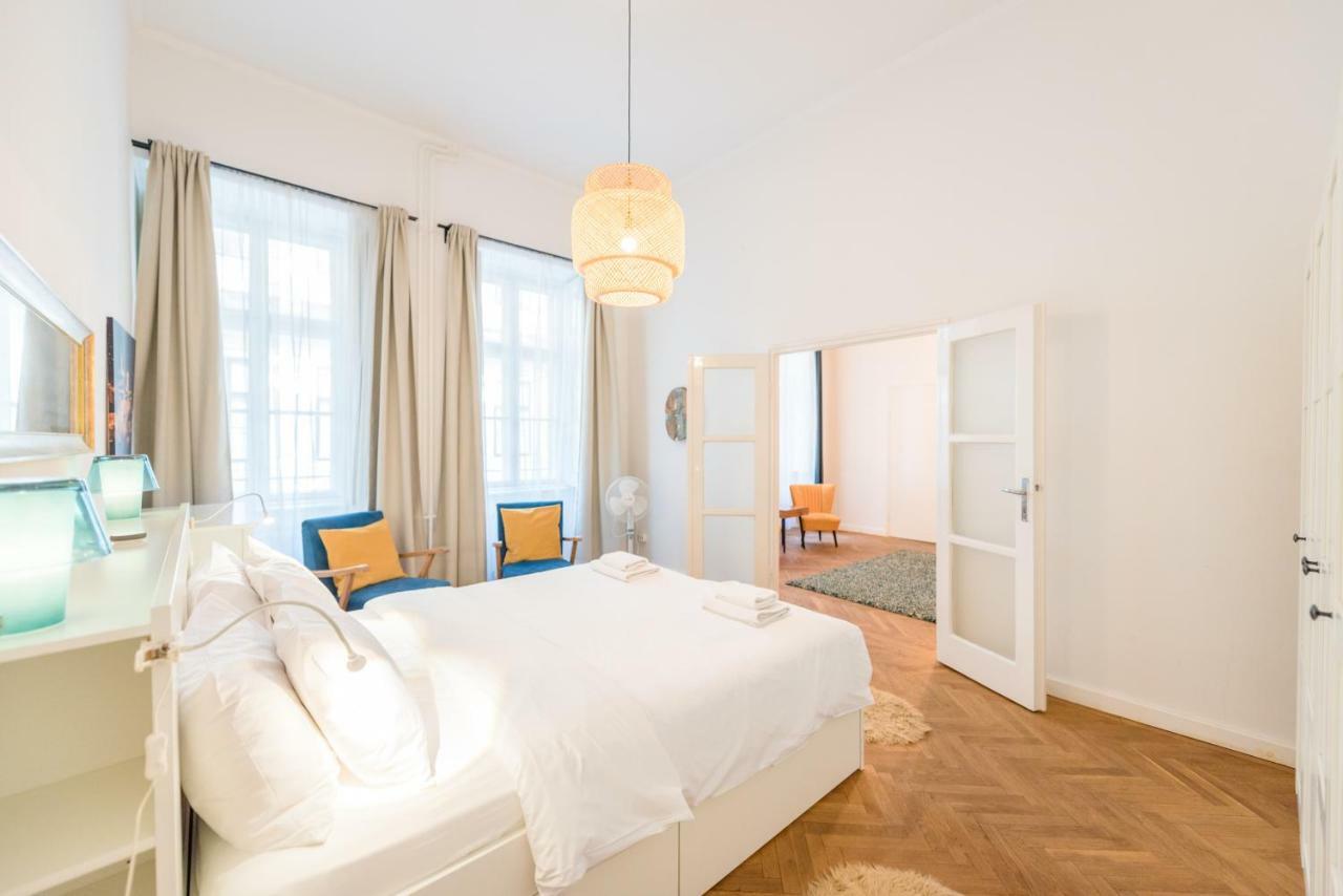 Oasis Apartments - Liberty Square ブダペスト エクステリア 写真