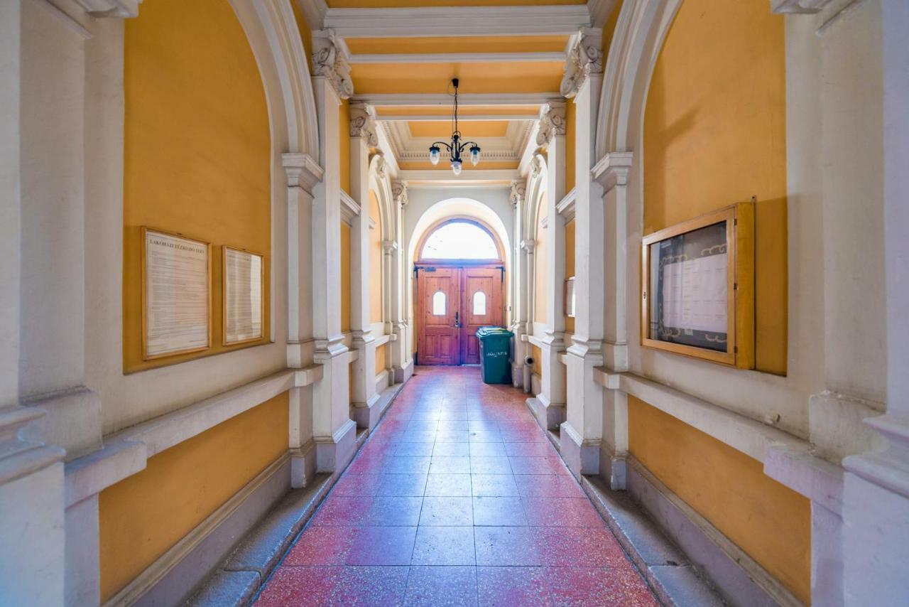 Oasis Apartments - Liberty Square ブダペスト エクステリア 写真