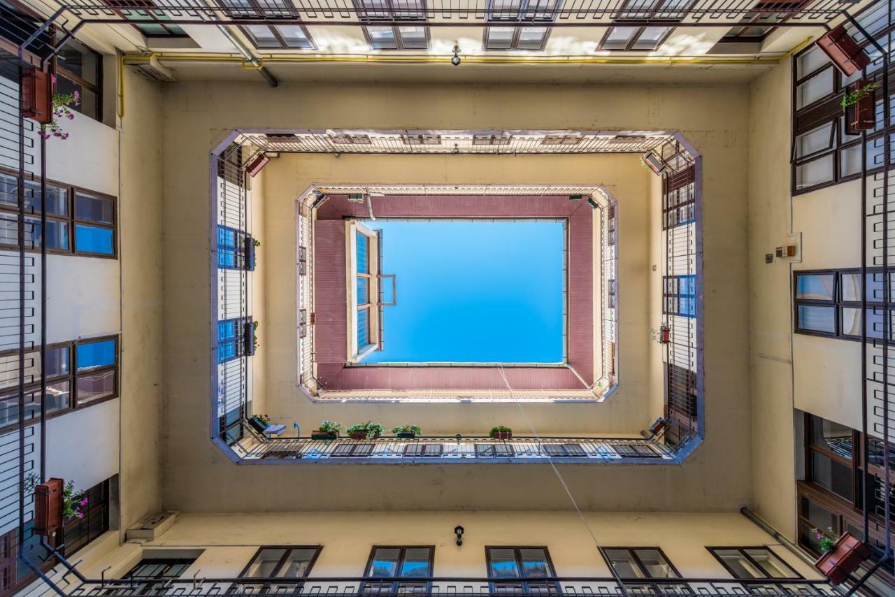 Oasis Apartments - Liberty Square ブダペスト エクステリア 写真